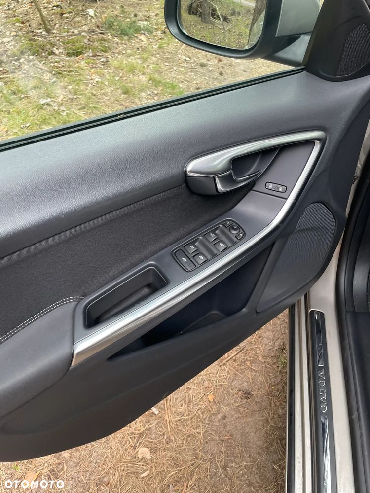 Volvo V60 D2 Edition - 15