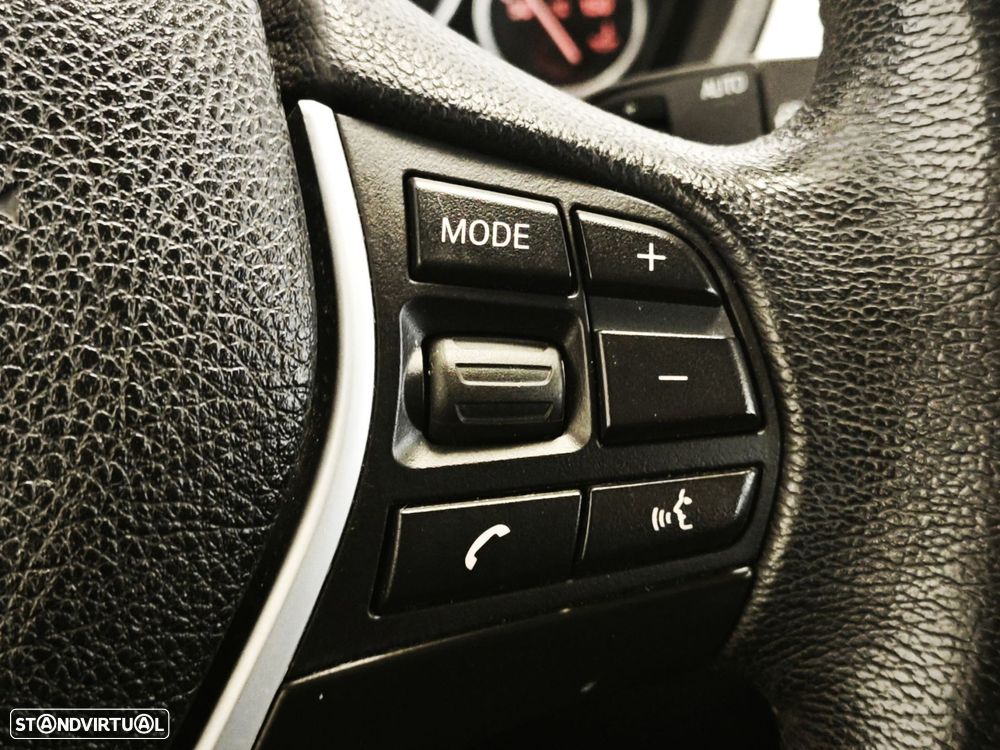 BMW 318 d Touring Line Luxury - 39