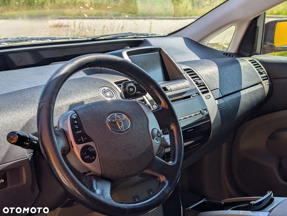 Toyota Prius 1.5 VVT-i Sol - 14