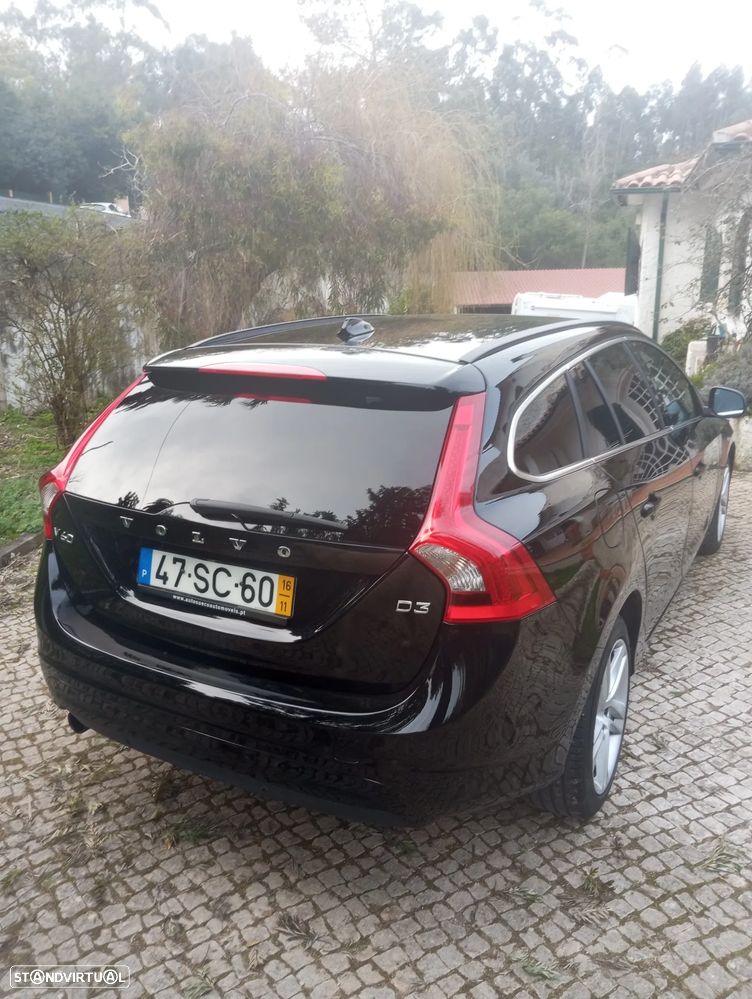 Volvo V60 2.0 D3 Kinetic - 3