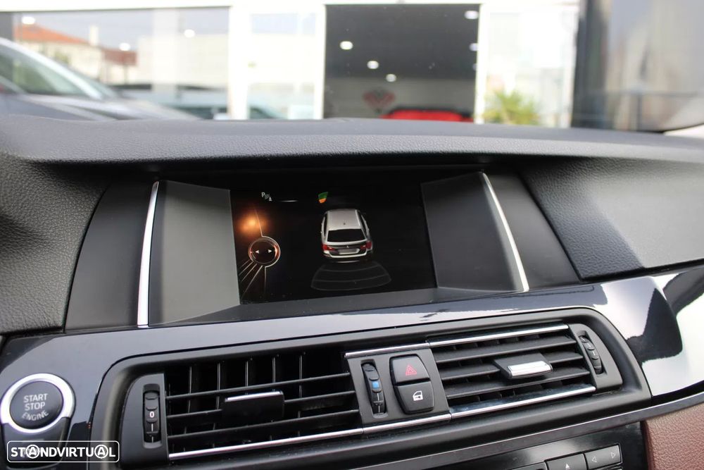 BMW 518 d Line Luxury - 12