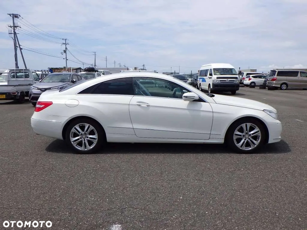 Mercedes-Benz Klasa E 350 Coupe 4Matic 7G-TRONIC - 24