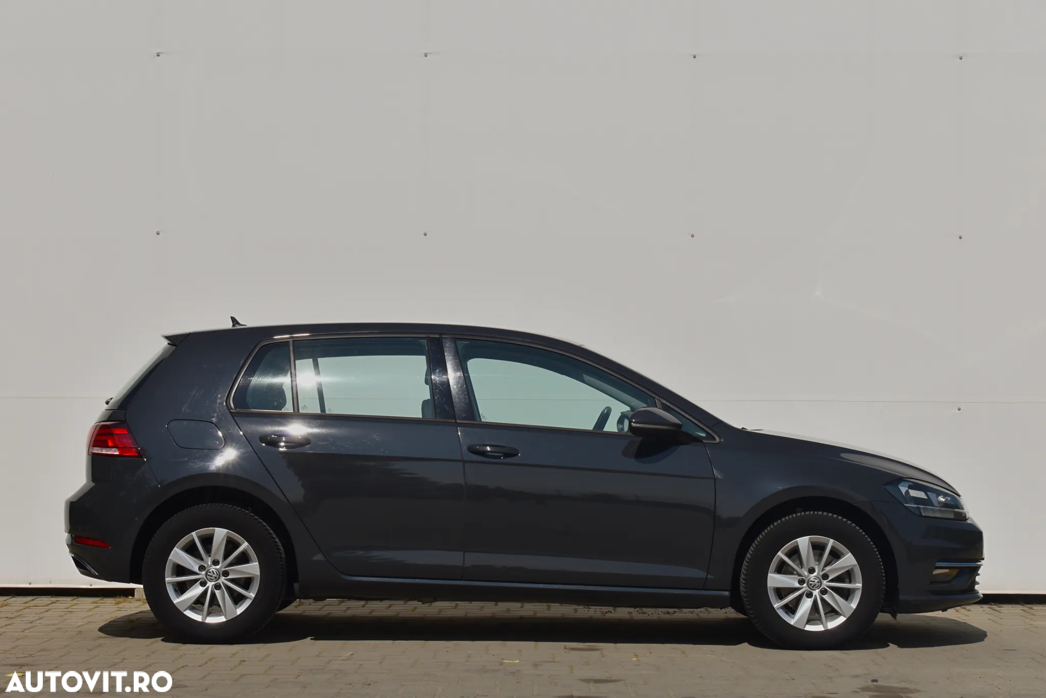 Volkswagen Golf 1.6 TDI Comfortline - 10