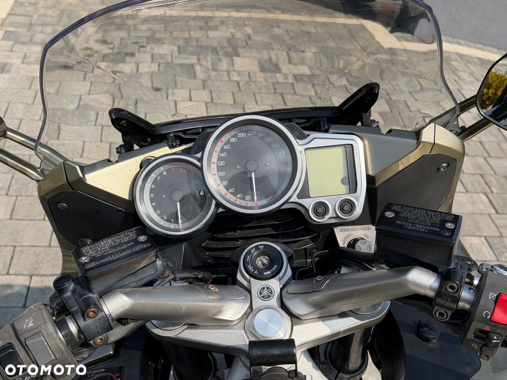 Yamaha FJR - 11