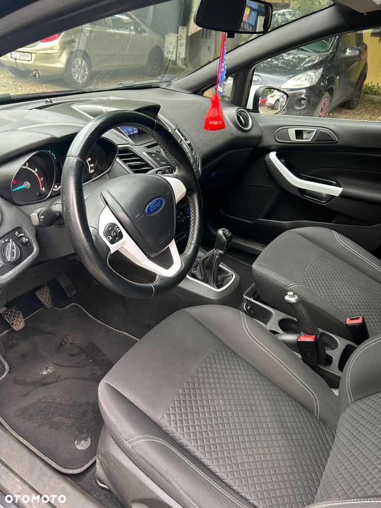 Ford Fiesta - 9