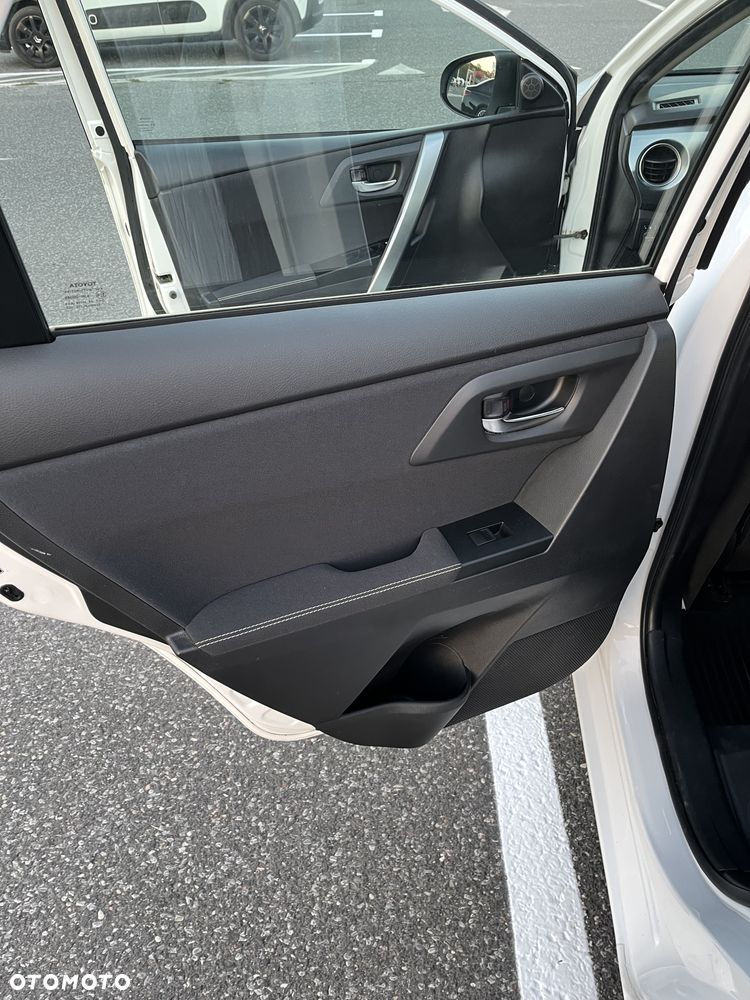 Toyota Auris - 11