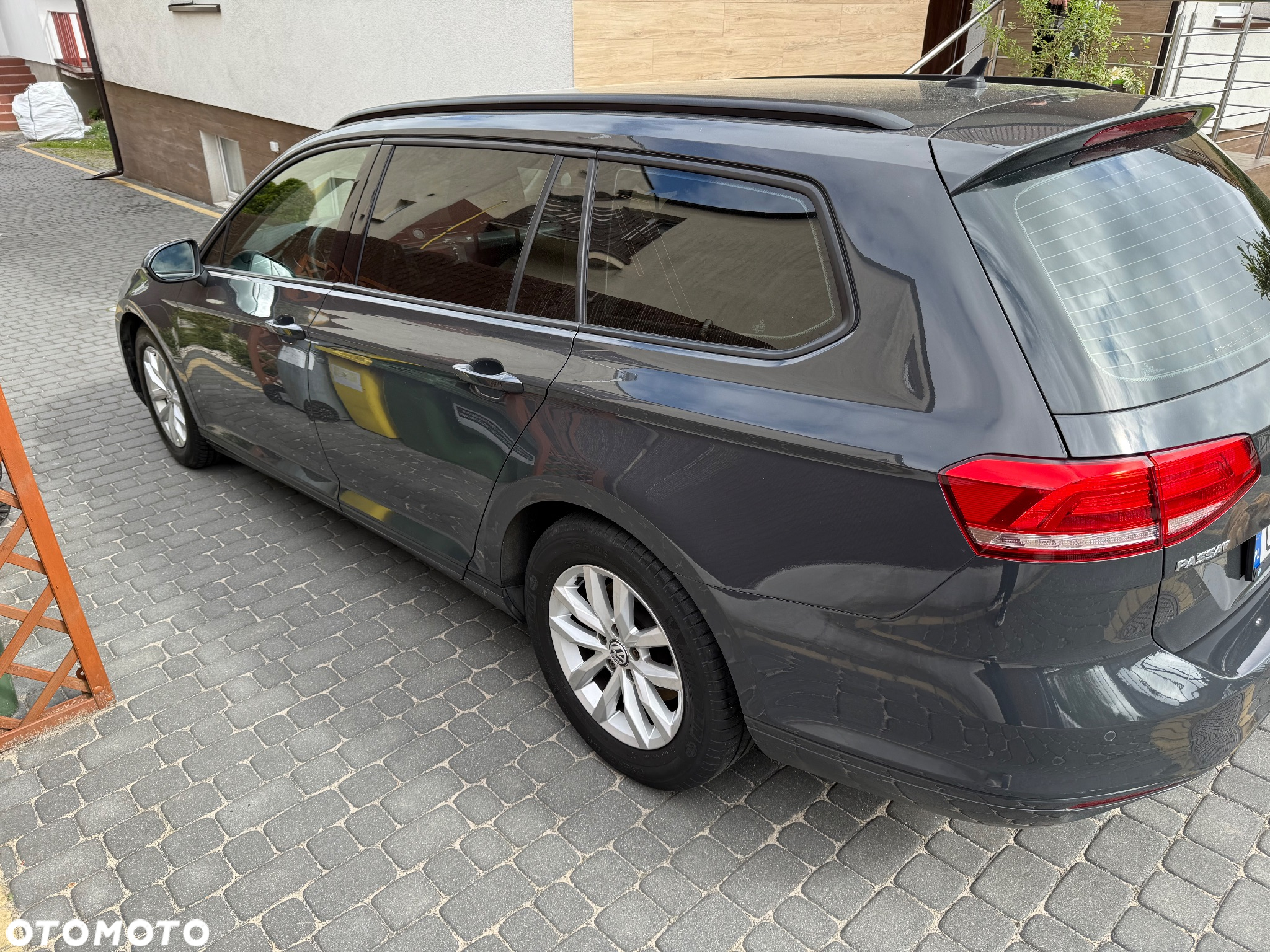 Volkswagen Passat 1.6 TDI BMT Trendline - 3