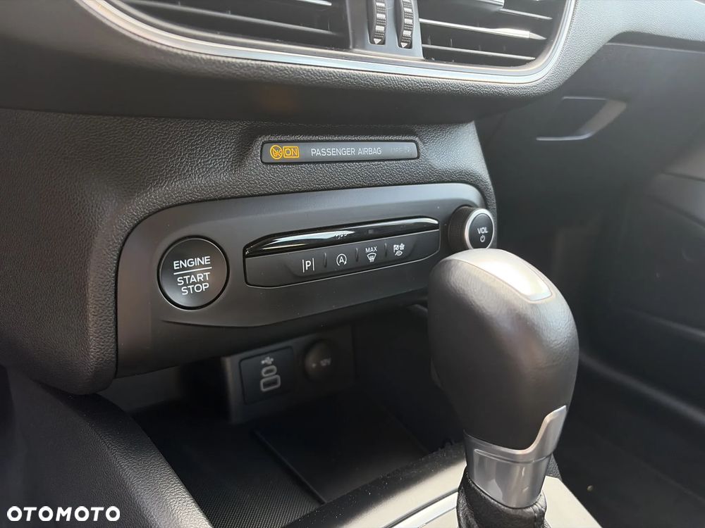 Ford Focus 1.0 EcoBoost mHEV Titanium Design - 24