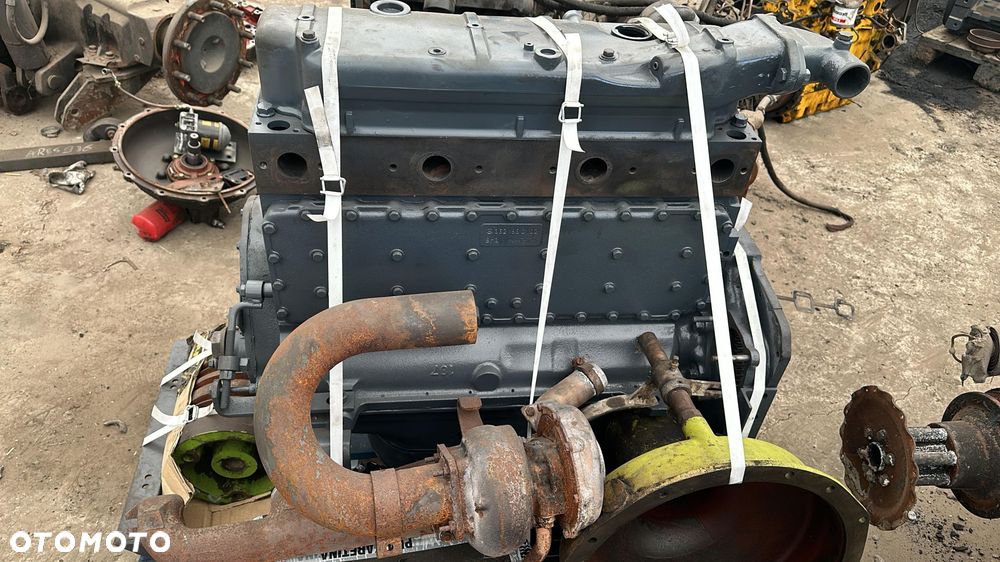 Mercedes OM352 claas Dominator silnik słupek części Głowica - 2