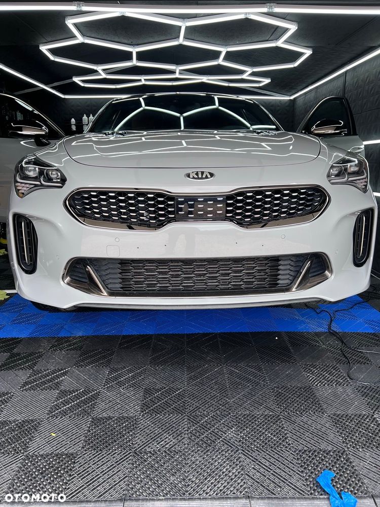 Kia Stinger - 13