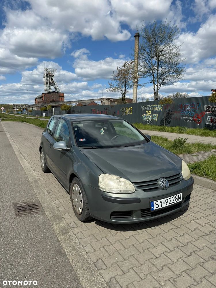 Volkswagen Golf - 1