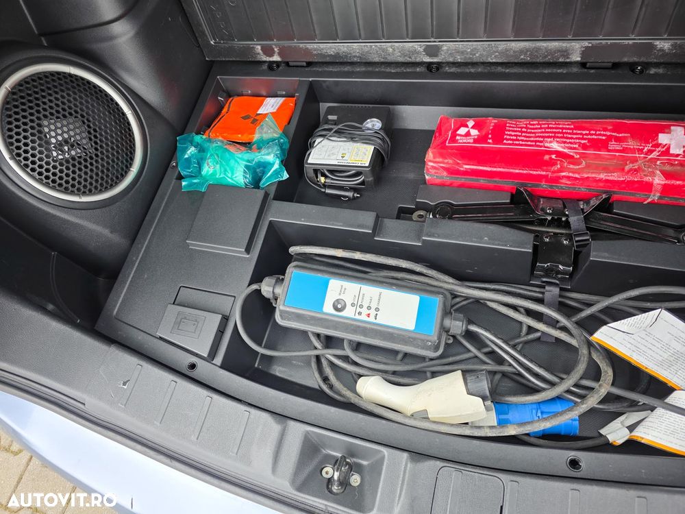 Mitsubishi Outlander 2.0 4WD Plus - 24