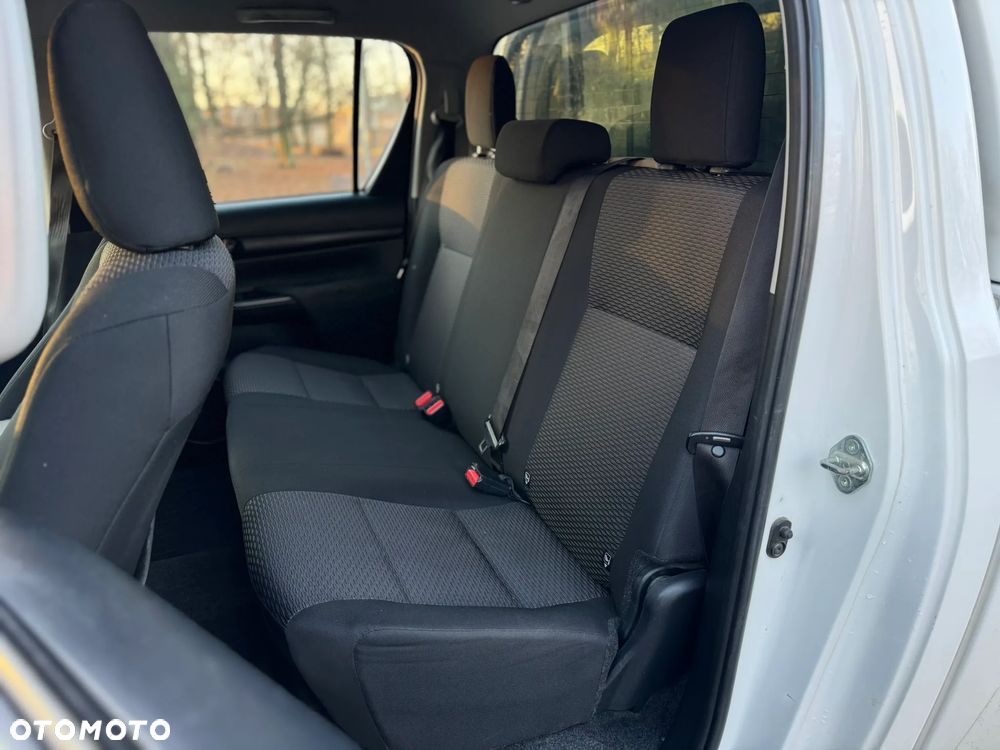 Toyota Hilux 2.4 D-4D Double Cab DLX 4x4 - 11