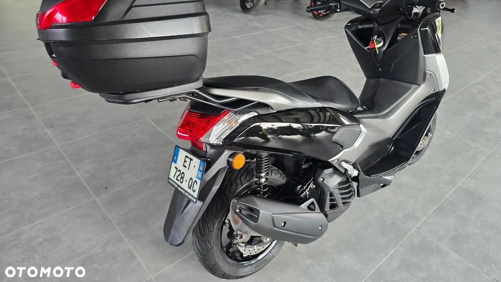 Yamaha NMAX - 27