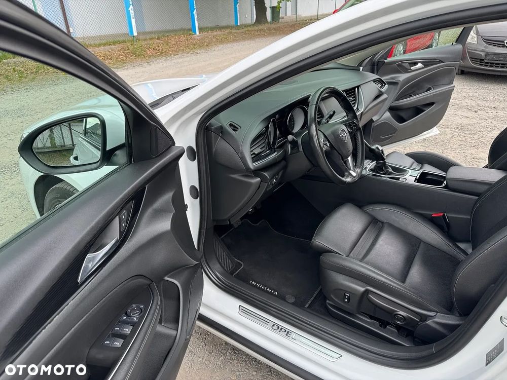 Opel Insignia - 21