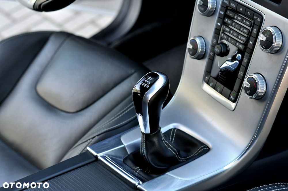 Volvo V60 D2 Drive-E Momentum - 20