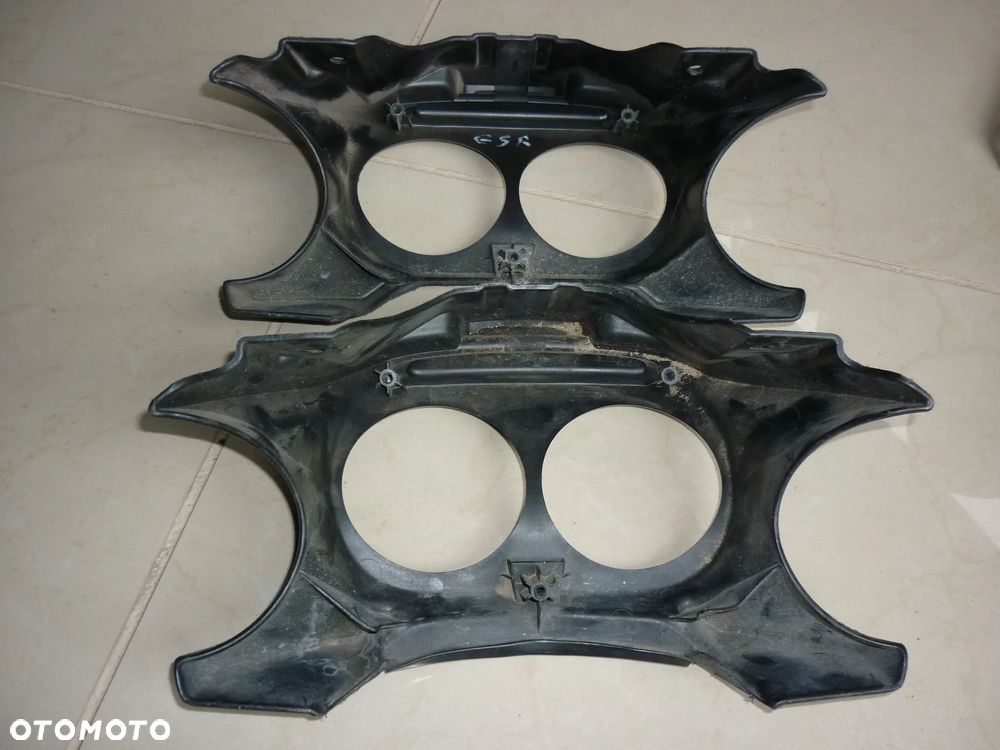 Osłona lampy prawa kierunkowskaz Suzuki GSR 600 - 12