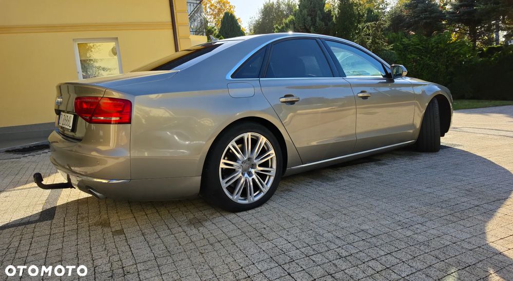 Audi A8 - 8