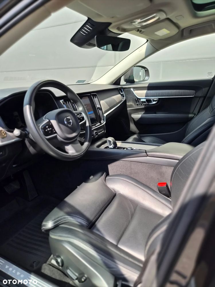 Volvo V90 Cross Country D5 SCR AWD Momentum Pro - 23