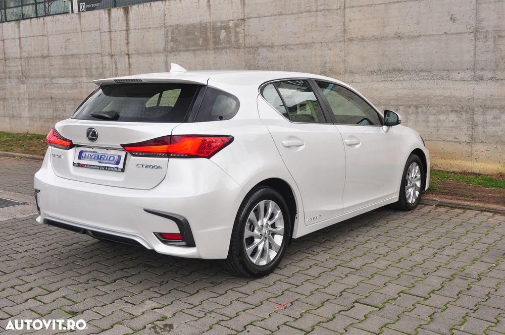 Lexus CT - 4