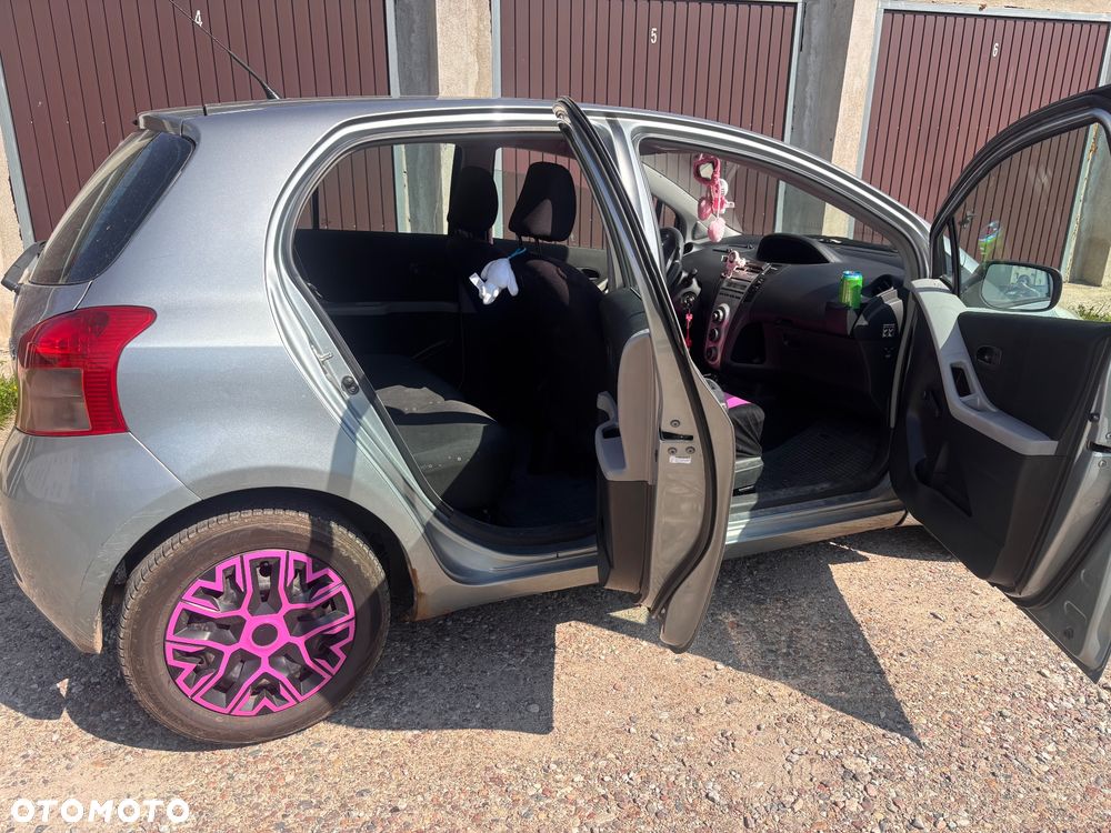 Toyota Yaris 1.3 Terra - 9
