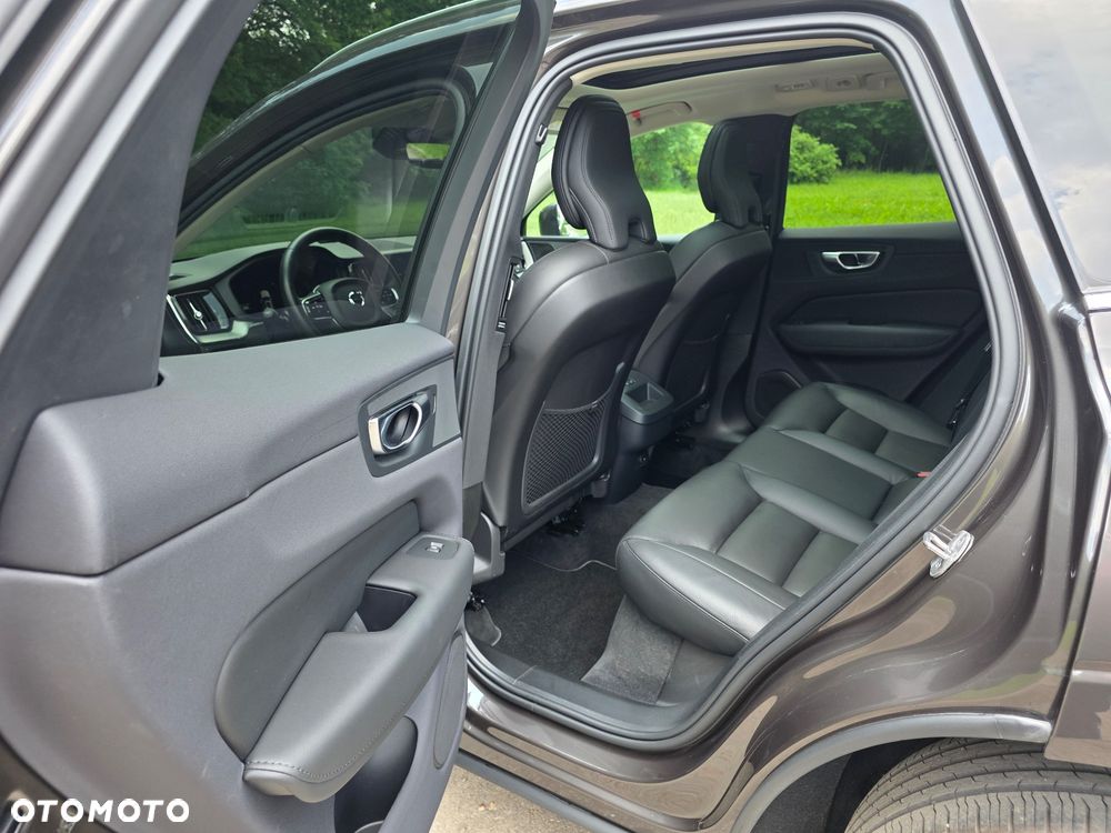 Volvo XC 60 B4 B Plus Bright - 10