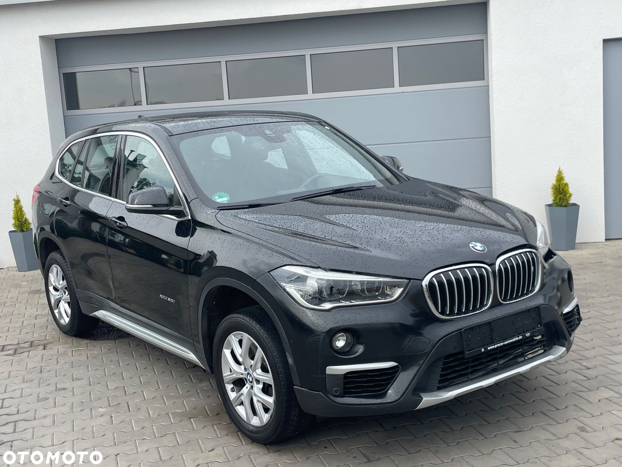 BMW X1 xDrive20i Advantage - 1