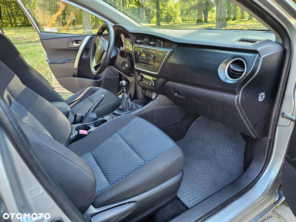 Toyota Auris - 4