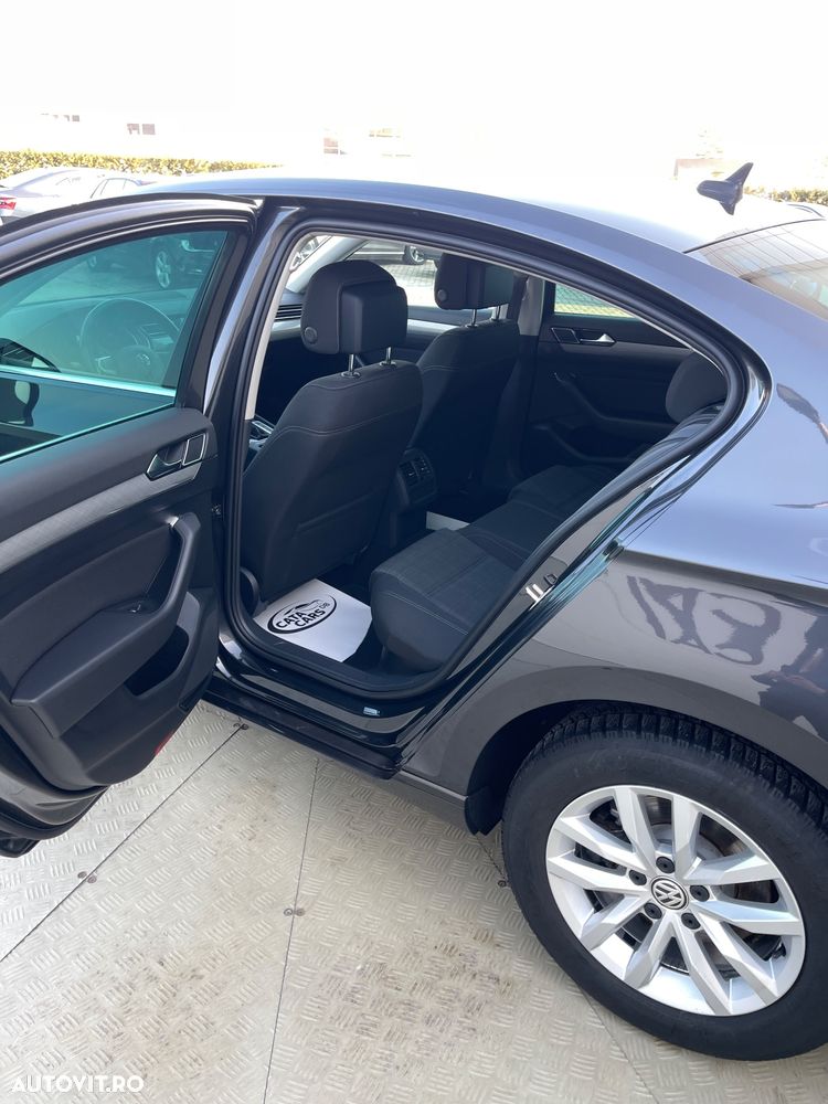 Volkswagen Passat - 27