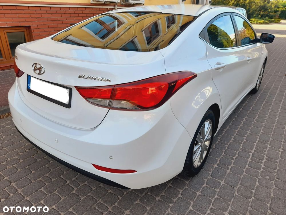 Hyundai Elantra 1.6 Comfort - 18