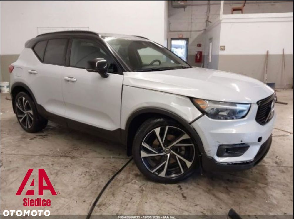 Volvo XC 40 T5 AWD R-Design - 1