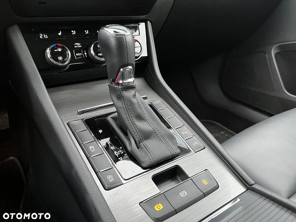 Skoda Superb 2.0 TDI SCR Style DSG - 19