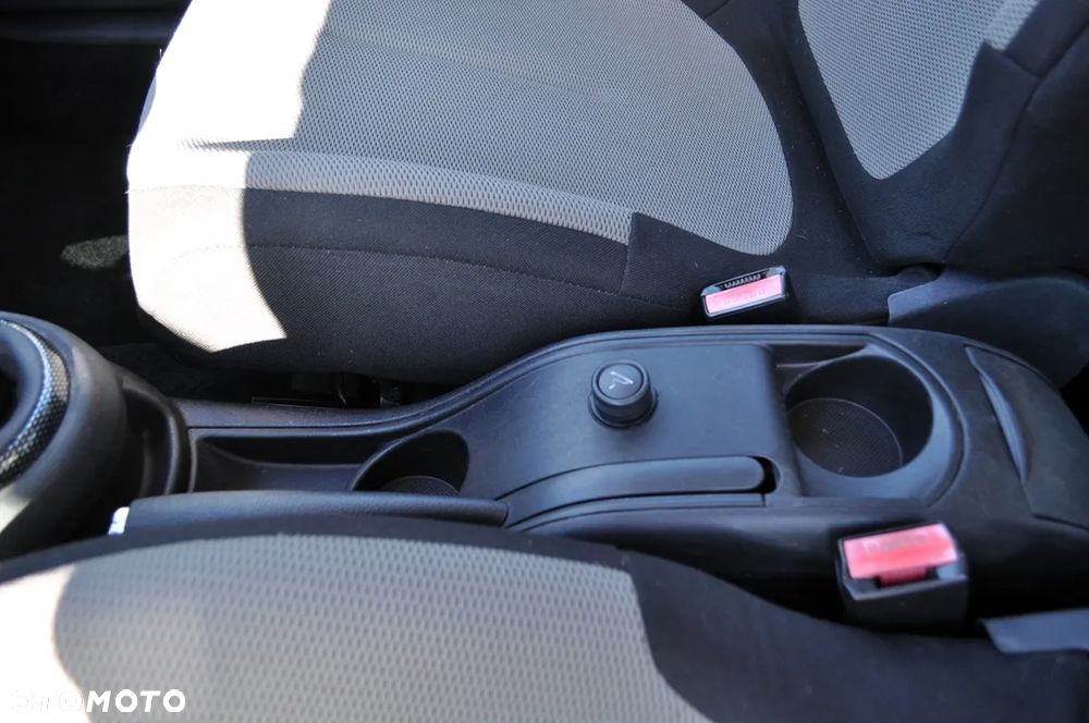 Citroën C4 1.6 HDi Impress - 22