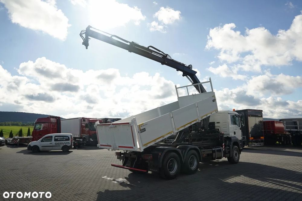 MAN TGS 33.360 / 6x4 / WYWROTKA - 5,7 M + HDS HIAB XS 122 HIDUO / MAX WYSÓW - 8,2 M / MAX UDŹWIG - 4 800 KG / KLAPO - DRZWI / MANUAL / PILOT / - 6