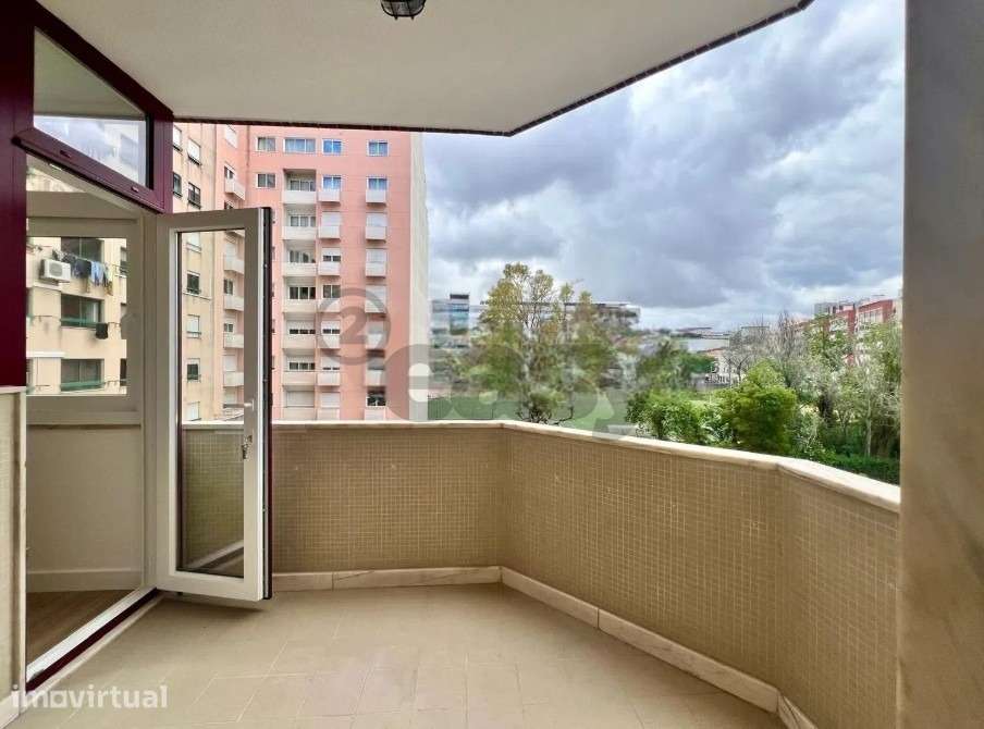 T3 nas Laranjeiras com lugar garagem e arrecadação - Grande imagem: 2/33