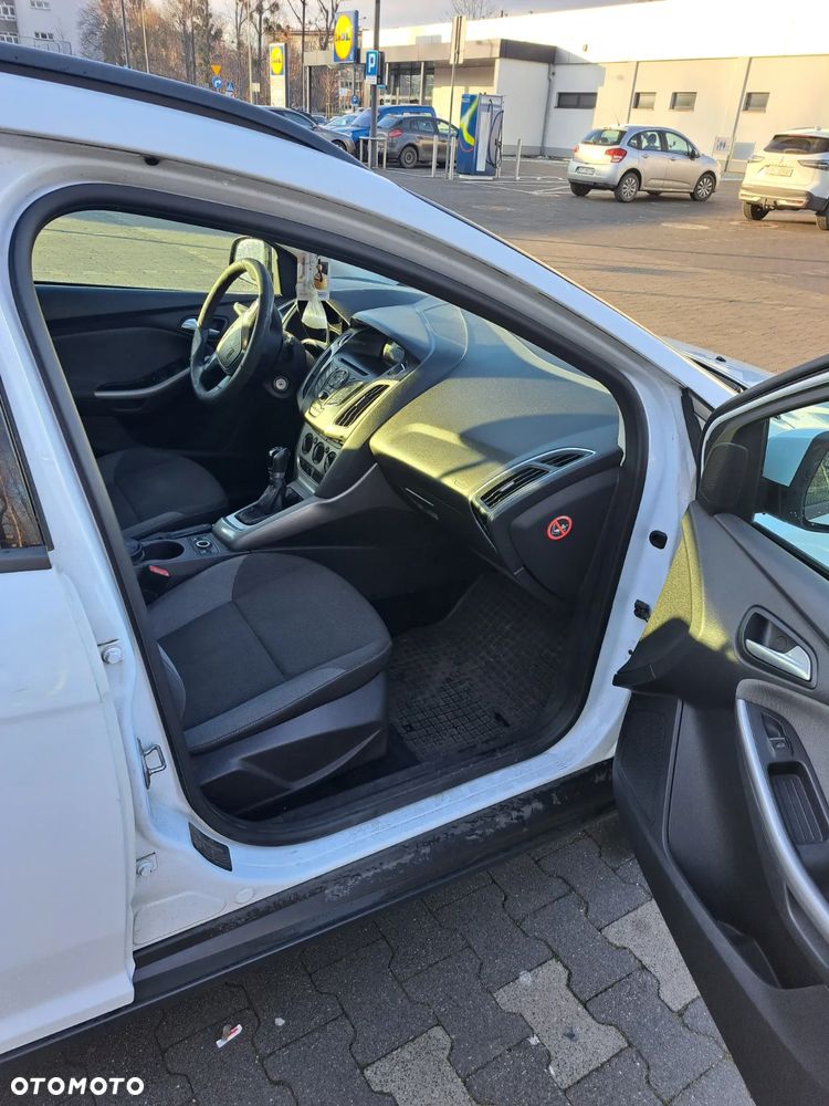 Ford Focus SW - 11