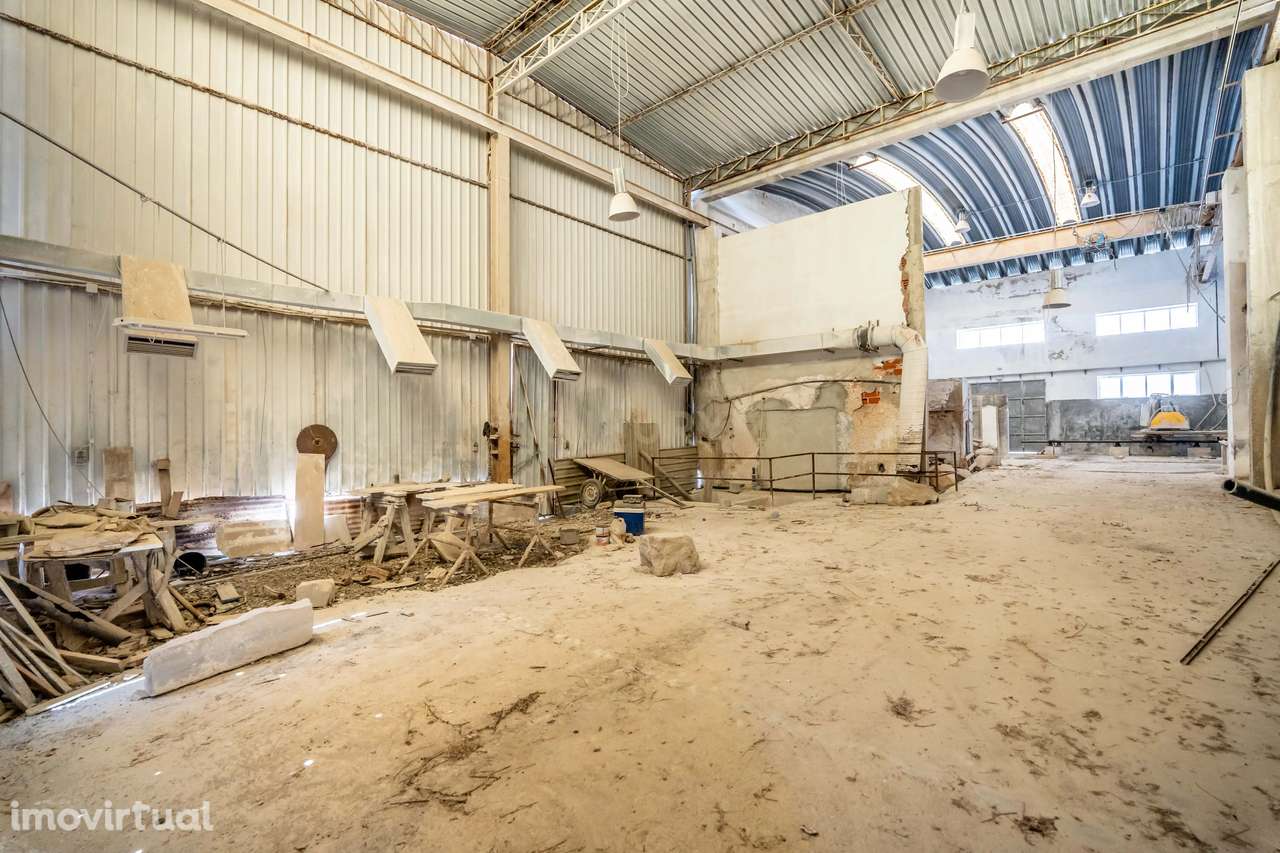 Armazéns no centro de Loulé - Grande imagem: 2/41