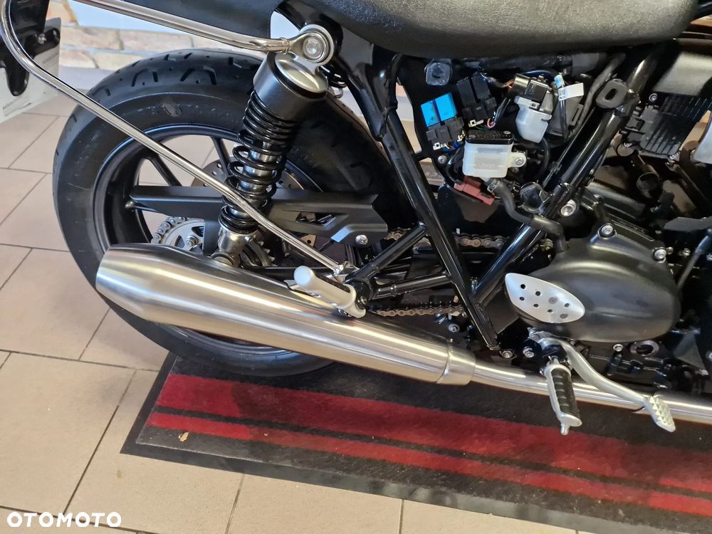 Triumph Street Twin - 25
