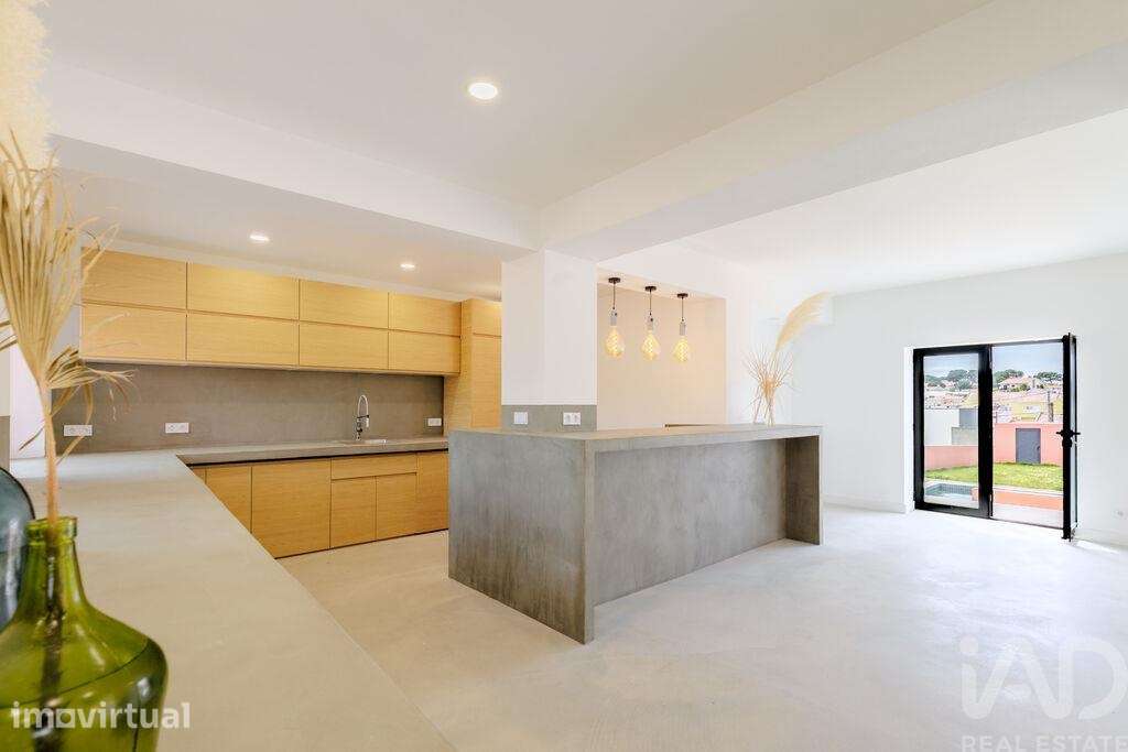 Casa / Villa T5 em Charneca de Caparica e Sobreda de 300 m2 - Grande imagem: 3/40