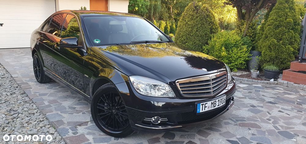 Mercedes-Benz Klasa C 180 CGI Automatik BlueEFFICIENCY Avantgarde - 1