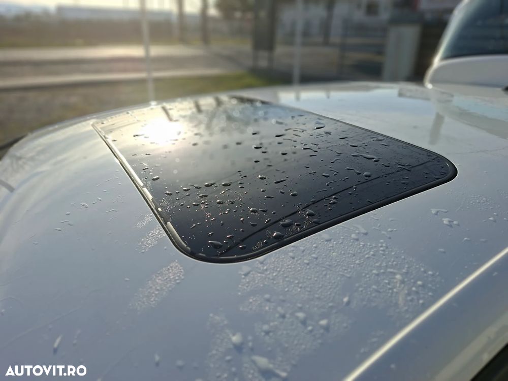 Volkswagen Golf 2.0 TDI DPF DSG Exclusive - 5