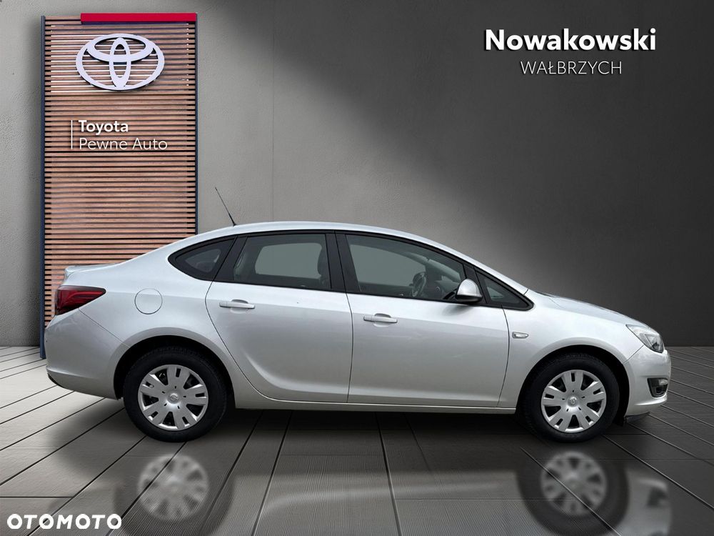 Opel Astra IV 1.4 T EU6 - 6