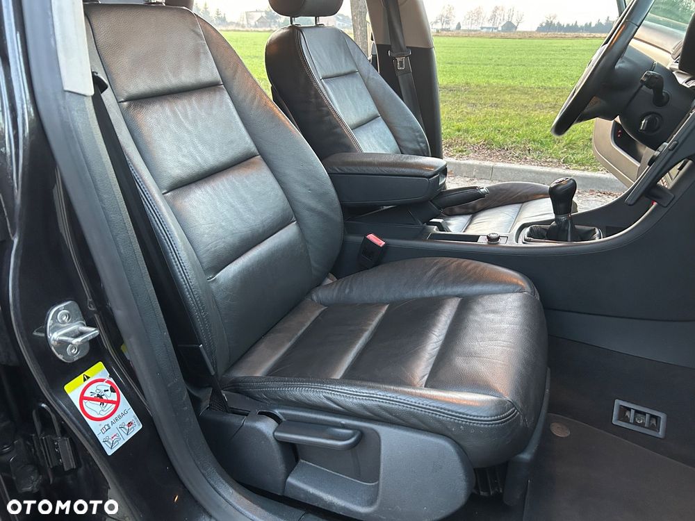 Audi A4 Avant 3.0 TDI quattro - 25