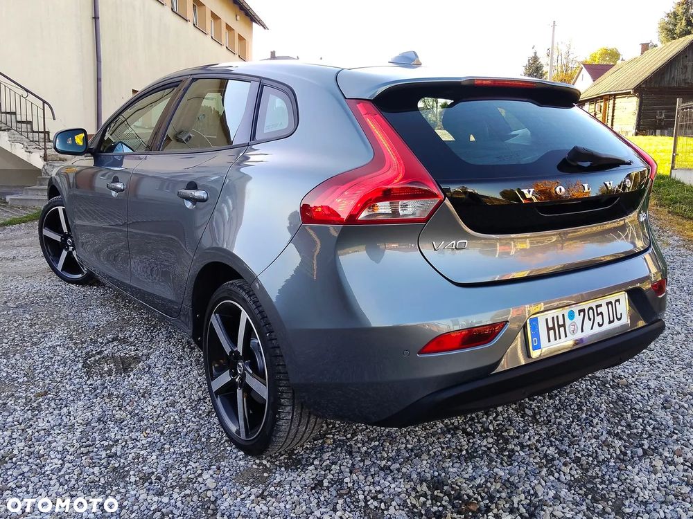 Volvo V40 T2 Momentum - 17