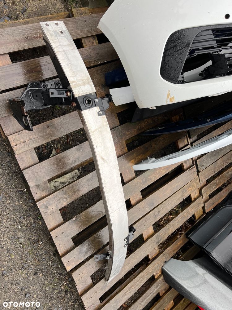 Mercedes CLK 209 belka zderzaka - 1