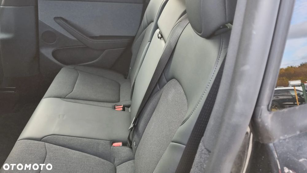 Tesla Model Y Standard - 27