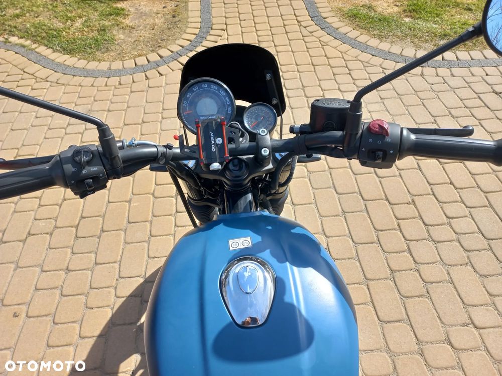 Royal Enfield HNTR - 6