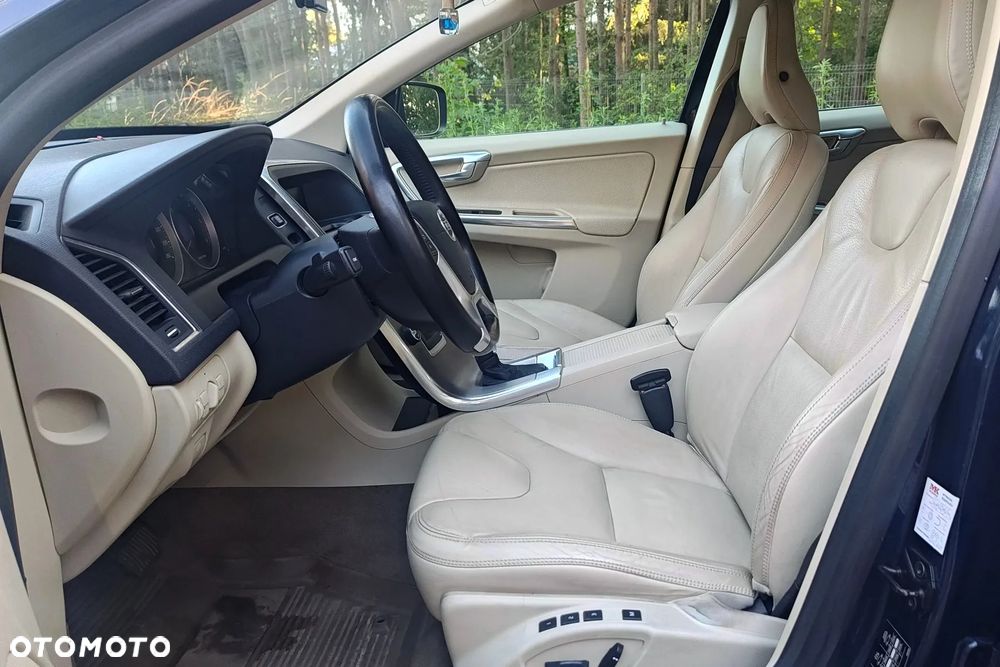 Volvo XC 60 2.4D AWD Momentum - 9
