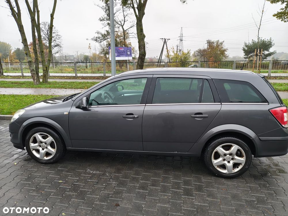 Opel Astra 2009 photo 3