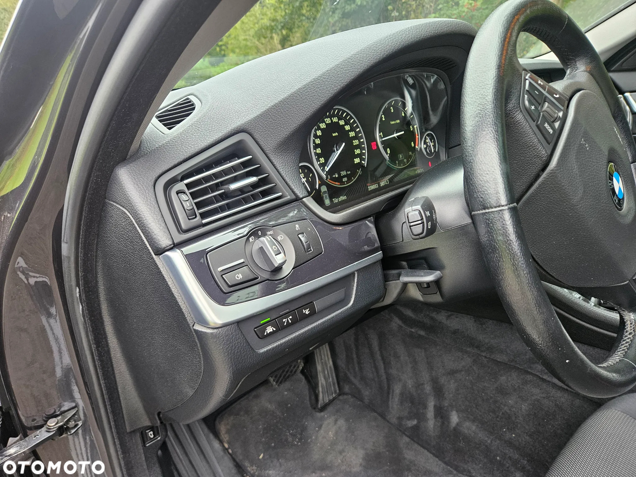 BMW Seria 5 520d xDrive Touring - 22